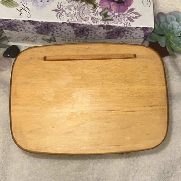 LONGABERGER Handwoven Small Wooden Basket with a Cotton Floral Lining - Picture 5 of 10